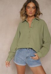 Ciemnozielona Koszula o Fasonie Oversize w Klasycznym Stylu Marionera. Zielone bluzki damskie Renee, m, bez wzorów, z bawełny, eleganckie, bez kołnierzyka, bez ramiączek. Za 64.99 zł.