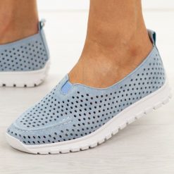 Niebieskie ażuowe skórzane półbuty damskie Vinceza 93220. Niebieskie mokasyny damskie VINCEZA, z jeansu, biznesowe. W wyprzedaży za 192.72 zł.