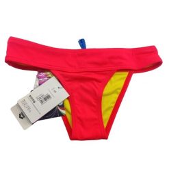 Dół od stroju kąpielowego damskiego slipy damskie na basen Arena Desire. Czerwone bikini damskie Arena, l, bez wzorów. Za 69.99 zł.