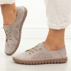 Beżowe skórzane półbuty damskie Evento 9771. Brązowe półbuty damskie eVento, na lato, w ażurowe wzory, z jeansu, biznesowe, z okrągłym noskiem, bez obcasa, bez zapięcia. Za 219.00 zł.