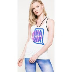 Reebok - Top. Szare topy damskie Reebok, z nadrukiem, z bawełny, z okrągłym kołnierzem, bez rękawów. W wyprzedaży za 49.90 zł.