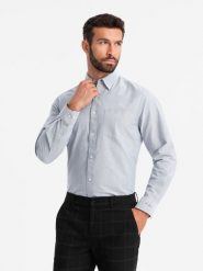 Elegancka koszula męska oxford z haftem i kieszonką – jasnoszara V2 - Rozmiar: S. Szare koszule męskie Ombre Clothing, m, bez wzorów, z bawełny, biznesowe, bez kołnierzyka, bez ramiączek. W wyprzedaży za 109.99 zł.