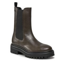 Sztyblety s.Oliver. Brązowe botki damskie S.Oliver, bez obcasa, na płaskiej podeszwie, bez zapięcia. Za 399.99 zł.