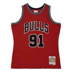 Dżersej szenilowy Chicago Bulls Swingman 1997/98. Czerwone koszulki sportowe męskie Mitchell & Ness, bez wzorów, z dżerseju, bez kołnierzyka, bez ramiączek, do koszykówki. Za 612.50 zł.