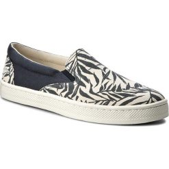 Tenisówki MARC O'POLO - 702 23793502 618 Navy. Półbuty na co dzień męskie marki Marc O'Polo. W wyprzedaży za 209.00 zł.