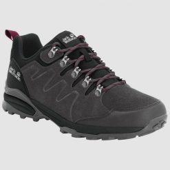 Buty trekkingowe damskie Jack Wolfskin Refugio Texapore Low. Czerwone trekkingi damskie Jack Wolfskin, na lato, trekkingowe. Za 518.00 zł.