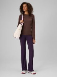 4F Legginsy dzianinowe z rozszerzanymi nogawkami damskie - fioletowe XS. Fioletowe legginsy damskie 4f, xs, bez wzorów, z dzianiny. Za 149.99 zł.