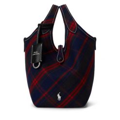 Torebka Polo Ralph Lauren. Torebki do ręki damskie Polo Ralph Lauren, bez wzorów, klasyczne, bez dodatków. Za 2,699.00 zł.