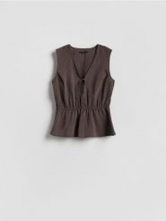 Bluzka z modalem - brązowy. Brązowe bluzki damskie Reserved, l, bez wzorów, z tkaniny, bez kołnierzyka, bez ramiączek. Za 89.99 zł.