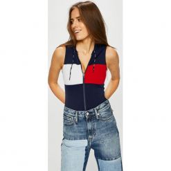 Tommy Hilfiger - Top. Szare topy damskie Tommy Hilfiger, z dzianiny, z kapturem, bez rękawów. W wyprzedaży za 379.90 zł.