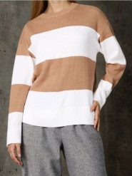 Sweter w pasy - brązowy. Brązowe swetry damskie Sinsay, l, bez wzorów, bez kołnierzyka, bez ramiączek, bez kaptura. Za 39.99 zł.
