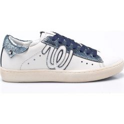 Wrangler - Buty Clever Wrg. Białe obuwie sportowe damskie Wrangler, bez wzorów, z gumy, Adidas Advantage. W wyprzedaży za 159.90 zł.