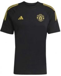 Adidas Koszulka Manchester United FC EU Tee JN5314. Bluzy męskie Adidas, m, bez wzorów, bez kaptura. Za 151.43 zł.