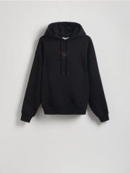 Bluza z naszywką - czarny. Czarne bluzy męskie Reserved, l, z aplikacjami, z bawełny, bez kaptura. W wyprzedaży za 99.99 zł.