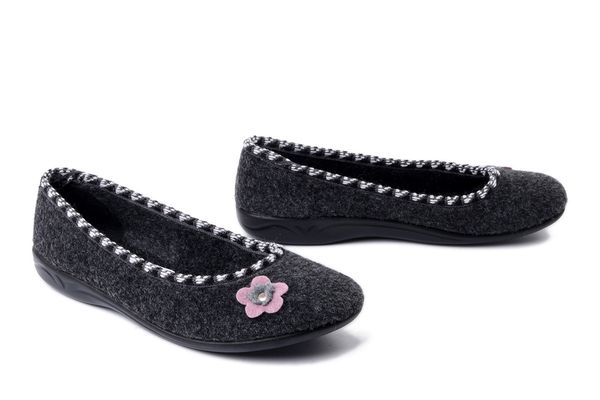 ADANEX 29202 SAP2FF szary, kapcie damskie. Szare kapcie damskie Adanex, bez wzorów. Za 69.41 zł.