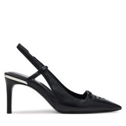 Szpilki DKNY. Czarne szpilki damskie DKNY, bez wzorów, bez obcasa, bez zapięcia. Za 399.99 zł.