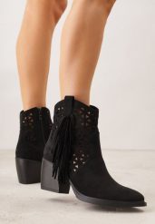 Czarne Ażurowe Botki Typu Kowbojki na Stożku Ozdobione Frędzlami Pentora. Czarne botki damskie Renee, z jeansu, bez obcasa, na obcasie, bez zapięcia. Za 159.99 zł.