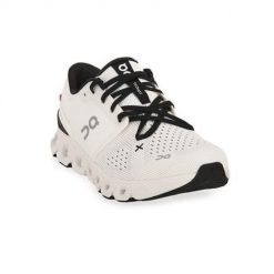 Buty do biegania męskie On Cloud X 4. Białe buty sportowe męskie On, z gumy, bez zapięcia, do biegania. Za 1,049.00 zł.
