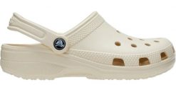 Klapki dla dorosłych Crocs Classic. Brązowe klapki damskie Crocs, bez wzorów, z materiału, bez obcasa. Za 286.00 zł.