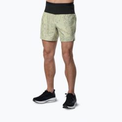 Spodenki do biegania męskie Mizuno Multi Pocket. Żółte krótkie spodenki sportowe męskie Mizuno, m, bez wzorów, do biegania. Za 279.99 zł.