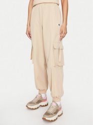 Guess Spodnie cargo Aurelie V4YB06 WG982 Beżowy Regular Fit. Brązowe spodnie materiałowe damskie Guess, xxs, z aplikacjami, z materiału. Za 219.99 zł.