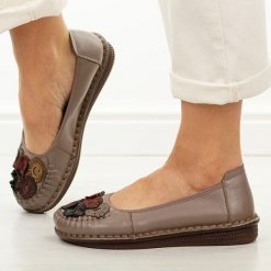 Khaki skórzane półbuty damskie Potocki 15309. Brązowe półbuty damskie POTOCKI, na jesień, bez wzorów, z jeansu, eleganckie, z okrągłym noskiem, bez obcasa, na płaskiej podeszwie, bez zapięcia. Za 219.00 zł.