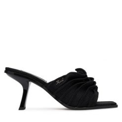 Klapki KARL LAGERFELD. Czarne klapki damskie KARL LAGERFELD, bez wzorów, bez obcasa. Za 879.99 zł.