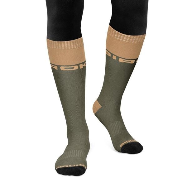 Skarpety snowboardowe Siroko Fuji Olive Green. Zielone skarpety damskie SIROKO, bez wzorów, z bawełny. Za 84.00 zł.