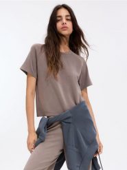 T-shirt boxy z modalem - brązowy. Brązowe t-shirty damskie Reserved, l, bez wzorów, z dzianiny, bez kołnierzyka. Za 59.99 zł.