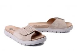 DR. BRINKMANN 700998-08 beige, klapki damskie. Brązowe klapki damskie Dr. Brinkmann, bez wzorów, ze skóry, bez obcasa. Za 263.42 zł.