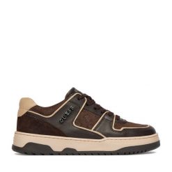 Sneakersy Guess. Brązowe trampki i tenisówki chłopięce Guess, z aplikacjami, bez zapięcia. Za 249.99 zł.