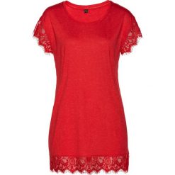 Shirt z koronką bonprix czerwony sygnałowy. Bluzki damskie bonprix. Za 54.99 zł.