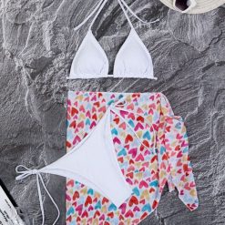 Zestaw bikini z pareo na plażę i basen Paca. Bikini damskie Intica, na lato, l, bez wzorów. W wyprzedaży za 149.00 zł.