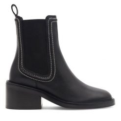 Botki GINO ROSSI. Czarne botki damskie Gino Rossi, bez obcasa, na słupku, bez zapięcia. Za 399.99 zł.