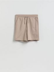 Szorty regular fit - beżowy. Brązowe szorty męskie Reserved, l, bez wzorów, z bawełny. Za 79.99 zł.
