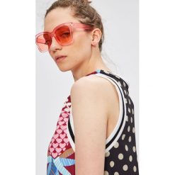 Adidas Originals - Sukienka. Szare sukienki damskie adidas Originals, z poliesteru, casualowe, z okrągłym kołnierzem. W wyprzedaży za 259.90 zł.