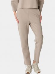 Szorty Damskie Luhta Hinkabole. Brązowe szorty sportowe damskie Luhta, m, bez wzorów, z bawełny, eleganckie, na fitness i siłownię. Za 399.00 zł.