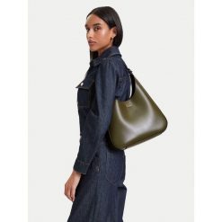 Torebka Calvin Klein. Zielone torebki do ręki damskie Calvin Klein, bez wzorów, klasyczne, bez dodatków. Za 569.99 zł.