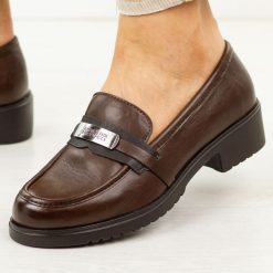 C. Brązowe skórzane mokasyny damskie M.Daszyński Jh04-2. Brązowe mokasyny damskie M.Daszyński, z jeansu, casualowe. Za 259.00 zł.