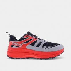 Buty trailowe męskie Inov-8 TrailFly Max Wide. Czarne buty sportowe męskie Inov-8, bez zapięcia, do biegania. Za 440.99 zł.