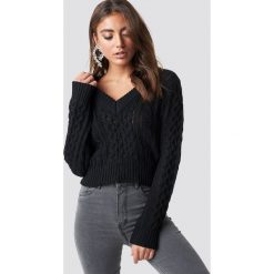 Luisa Lion x NA-KD Krótki sweter ze splotem - Black. Swetry damskie marki Luisa Lion x NA-KD. Za 121.95 zł.