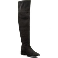 Muszkieterki TAMARIS - 1-25538-29 Black 001. Czarne kozaki damskie Tamaris, z materiału. W wyprzedaży za 199.00 zł.