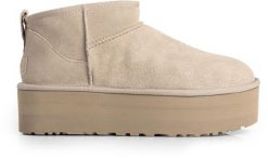Botki damskie Ugg Classic Ultra Mini Platform. Botki damskie UGG, bez obcasa, bez zapięcia. Za 819.00 zł.