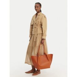 Torebka Coccinelle. Brązowe torebki do ręki damskie Coccinelle, bez wzorów, bez dodatków. Za 1,599.99 zł.