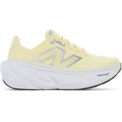 Buty damskie New Balance Fresh Foam x More v5 WMORCD5 – żółte. Żółte obuwie sportowe damskie New Balance, bez wzorów, do biegania. Za 499.99 zł.