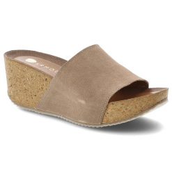 Klapki damskie Armodo, cholewka ze skóry naturalnej zamszowej z szerokim paskiem na wysokim koturnie, beżowe, 40311. Brązowe klapki damskie Armodo, bez wzorów, ze skóry, bez obcasa, na koturnie. Za 299.00 zł.