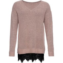 Sweter z koronką bonprix stary jasnoróżowy melanż. Swetry damskie marki bonprix. Za 74.99 zł.