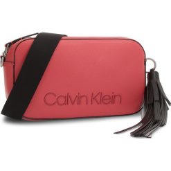 Torebka CALVIN KLEIN - Pop Crossbody K60K604469 627. Czerwone listonoszki damskie Calvin Klein, ze skóry ekologicznej. Za 549.00 zł.