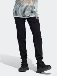 Adidas Spodnie dresowe IA6457 Czarny Regular Fit. Czarne spodnie dresowe damskie Adidas, xs, bez wzorów, z dresówki. Za 249.99 zł.