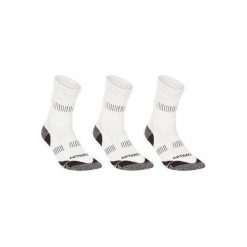 Skarpety sportowe RS900 3 pary. Białe skarpety męskie ARTENGO, z bawełny. W wyprzedaży za 29.99 zł.